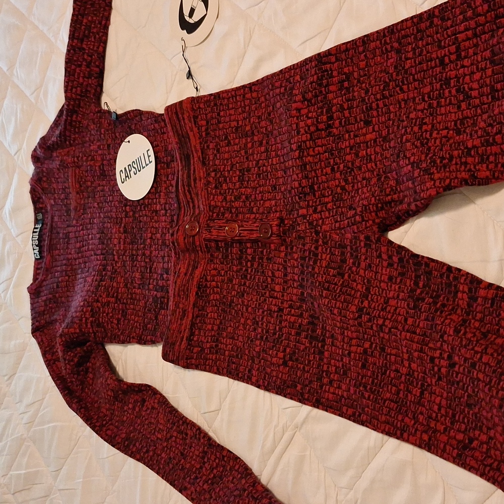 Red Textured Knit Set - Picture 3 of 4